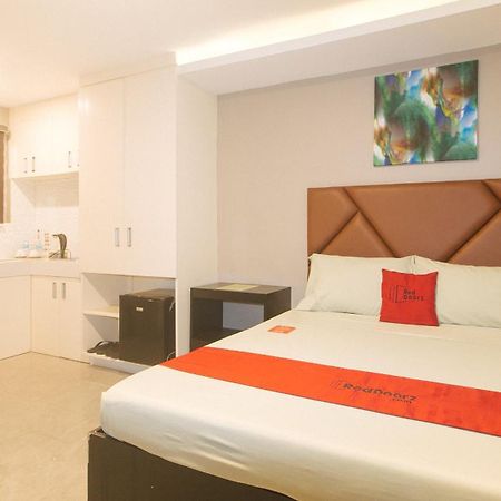 Reddoorz Plus At Seventy Five Inn Near Manila Airport Paranaque City Bagian luar foto