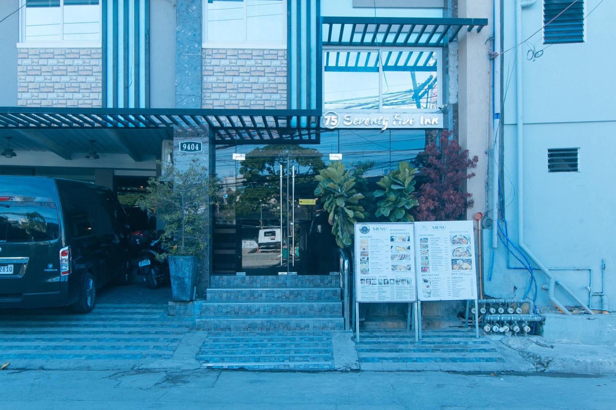 Reddoorz Plus At Seventy Five Inn Near Manila Airport Paranaque City Bagian luar foto