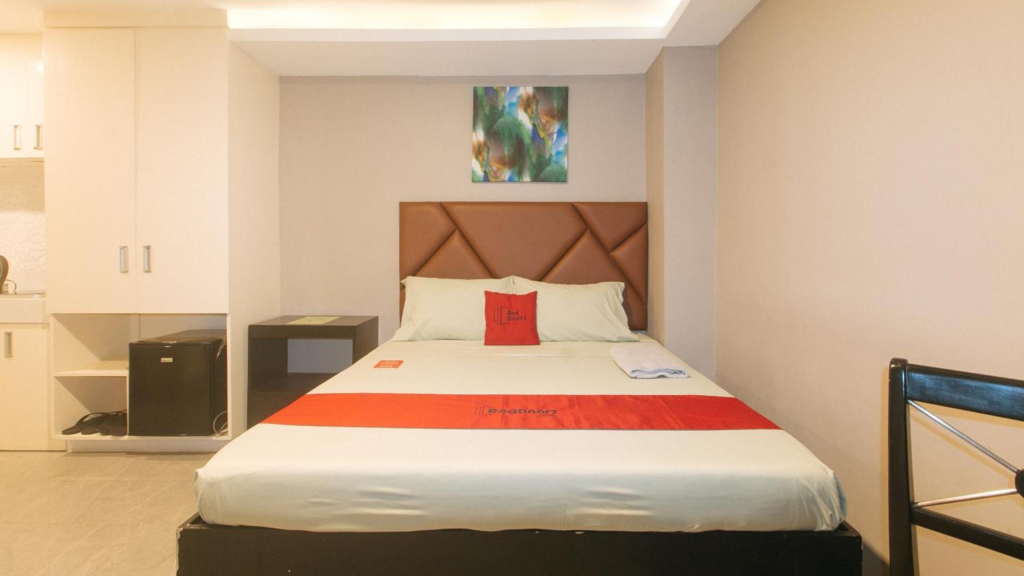 Reddoorz Plus At Seventy Five Inn Near Manila Airport Paranaque City Bagian luar foto