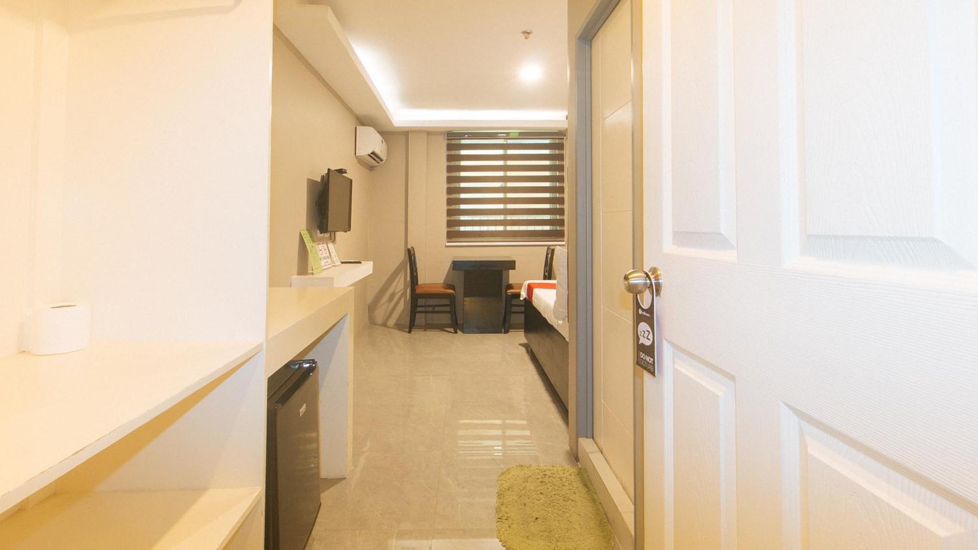 Reddoorz Plus At Seventy Five Inn Near Manila Airport Paranaque City Bagian luar foto
