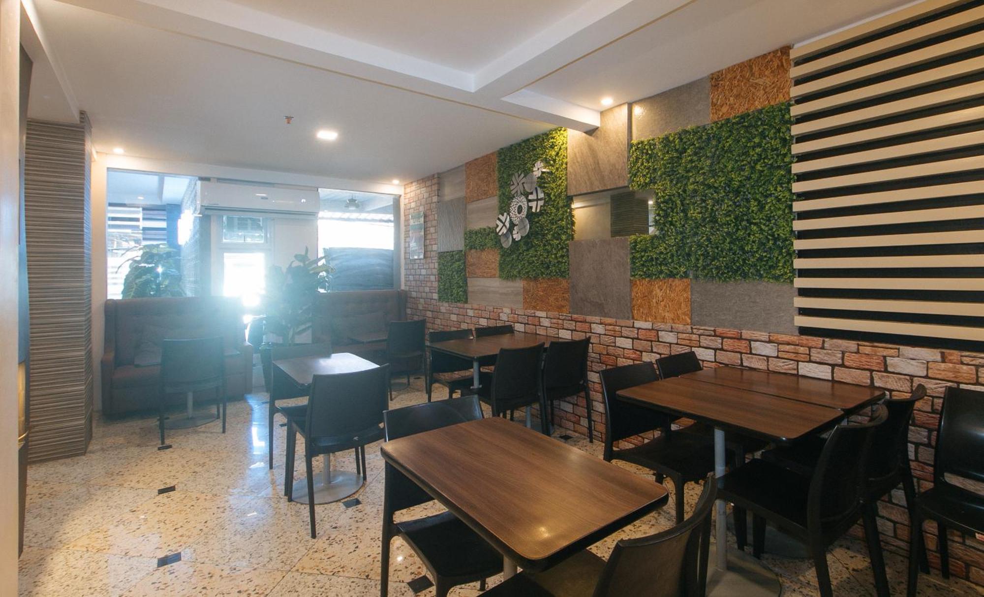Reddoorz Plus At Seventy Five Inn Near Manila Airport Paranaque City Bagian luar foto