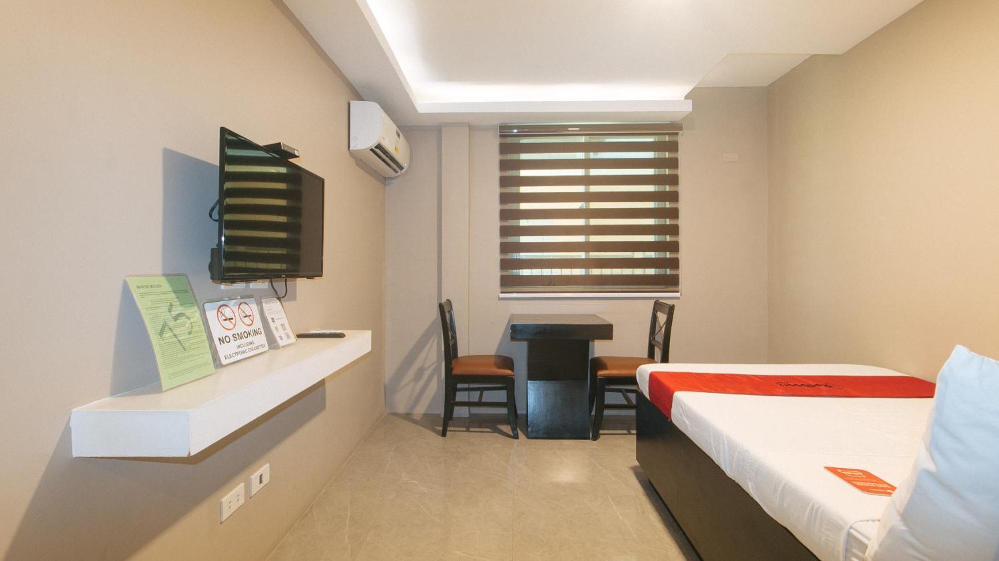 Reddoorz Plus At Seventy Five Inn Near Manila Airport Paranaque City Bagian luar foto