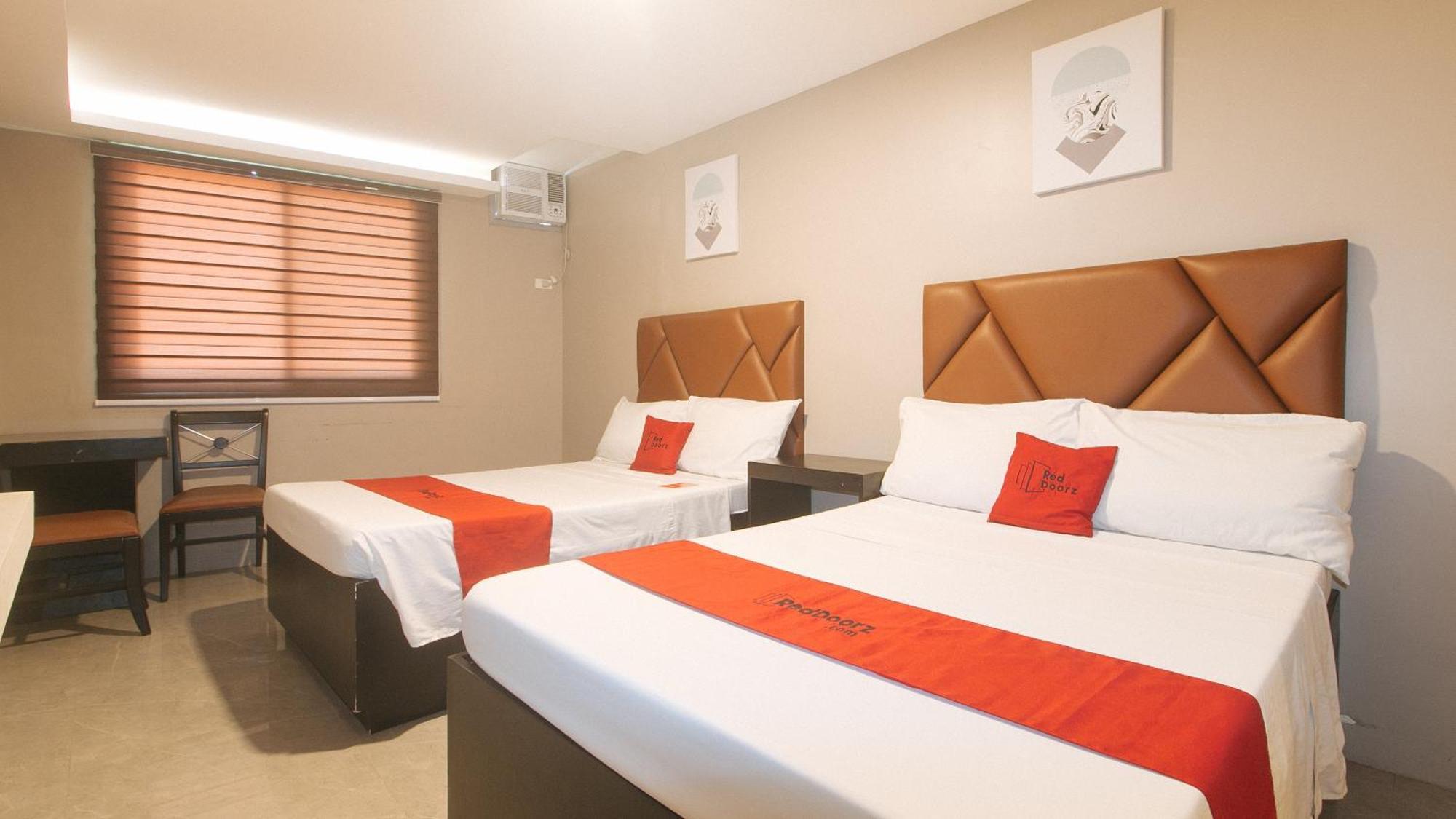 Reddoorz Plus At Seventy Five Inn Near Manila Airport Paranaque City Bagian luar foto