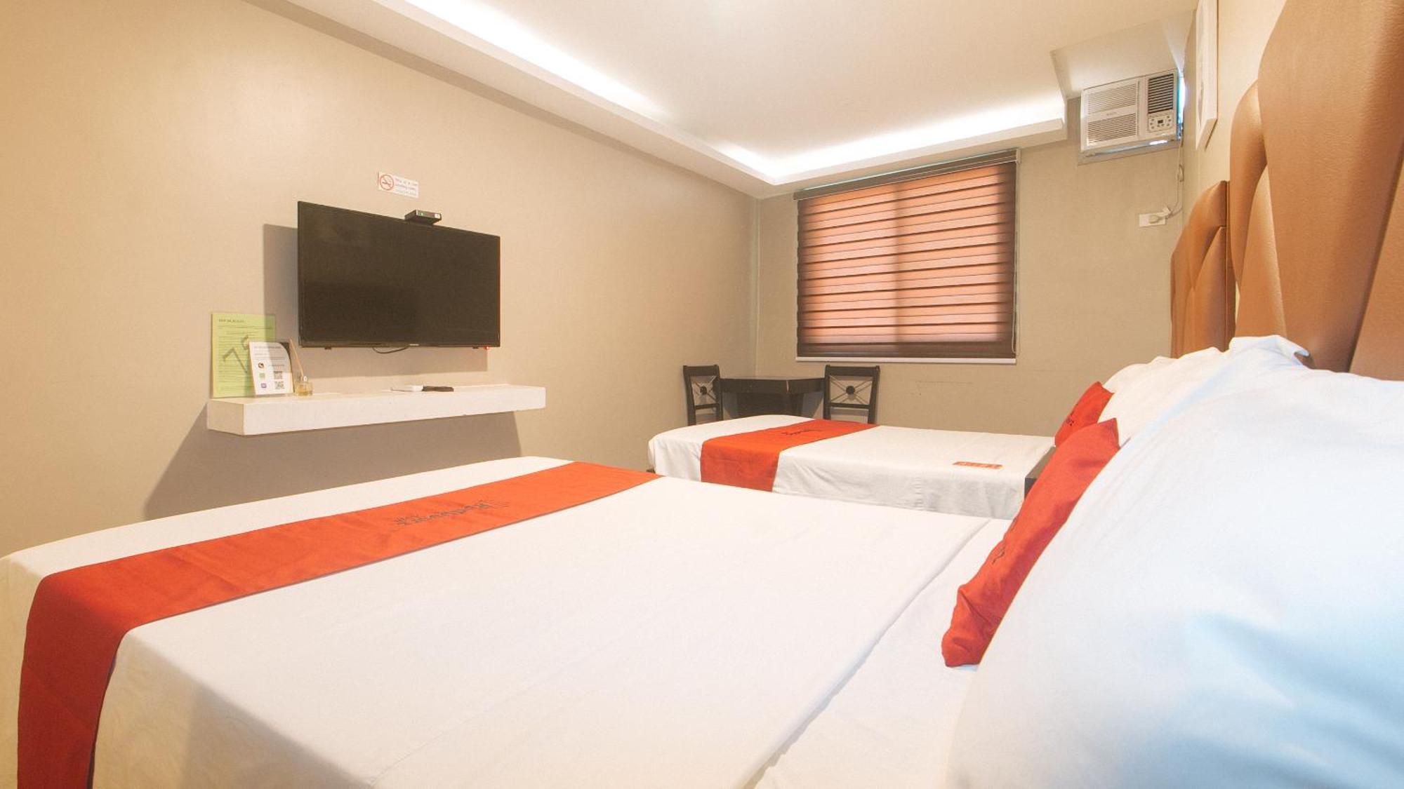 Reddoorz Plus At Seventy Five Inn Near Manila Airport Paranaque City Bagian luar foto
