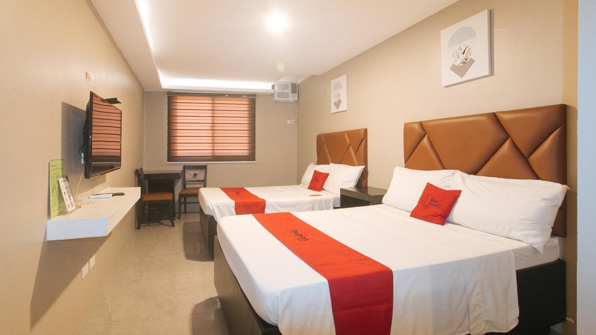 Reddoorz Plus At Seventy Five Inn Near Manila Airport Paranaque City Bagian luar foto
