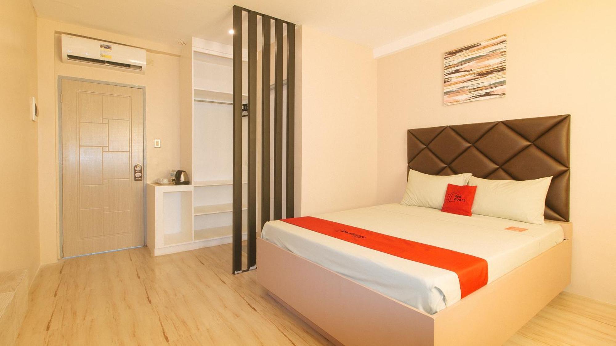 Reddoorz Plus At Seventy Five Inn Near Manila Airport Paranaque City Bagian luar foto