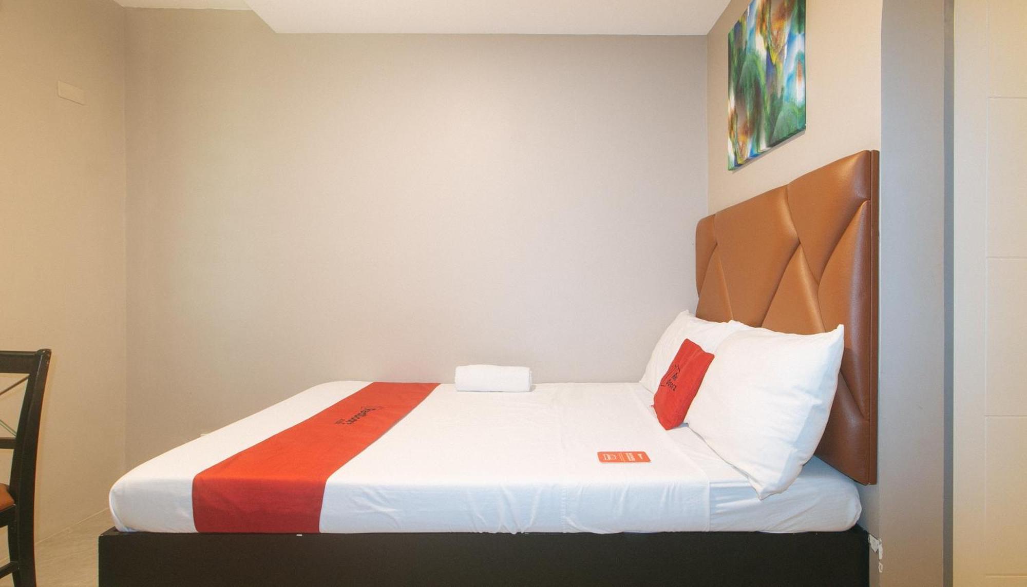 Reddoorz Plus At Seventy Five Inn Near Manila Airport Paranaque City Bagian luar foto