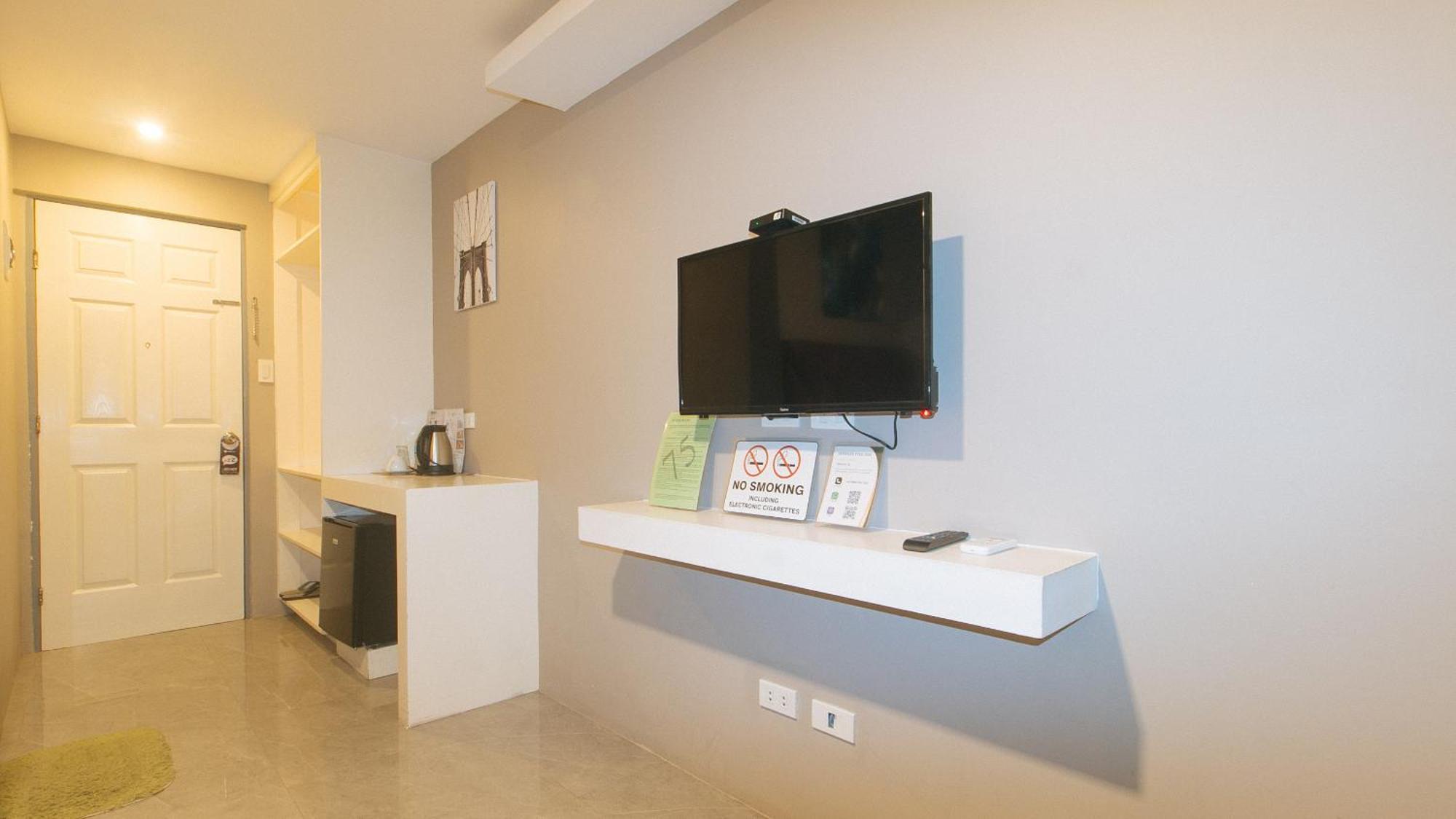 Reddoorz Plus At Seventy Five Inn Near Manila Airport Paranaque City Bagian luar foto