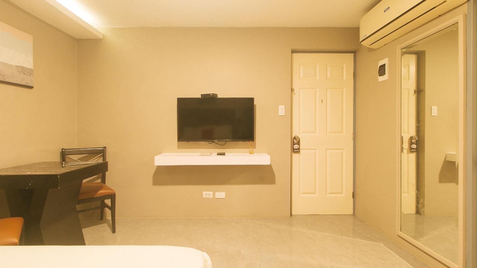 Reddoorz Plus At Seventy Five Inn Near Manila Airport Paranaque City Bagian luar foto